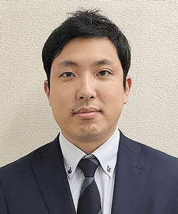 小塚 信之介
